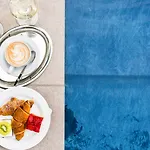 Otel Flora &