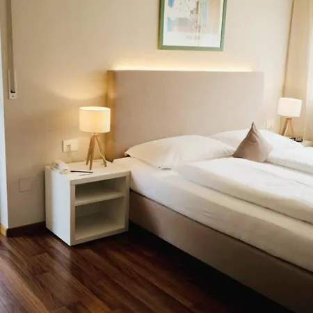 Flora & Hotel