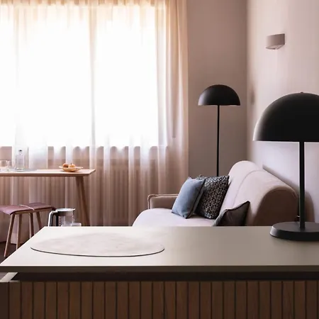 Hotel Flora & 3*