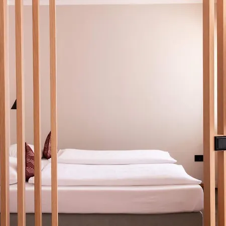 Flora & Hotel