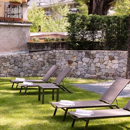 Flora & Hotel 3*