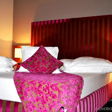 Hotel Flora &