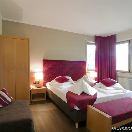 Hotel Flora & 3*