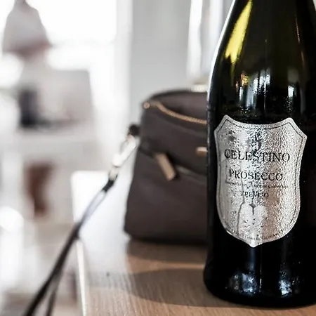 Ξενοδοχείο Flora & 3*