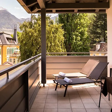 Hotel Flora & 3*