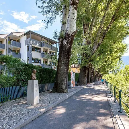 Flora & 3* מראנו