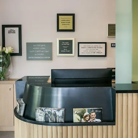 Flora & Μεράνο