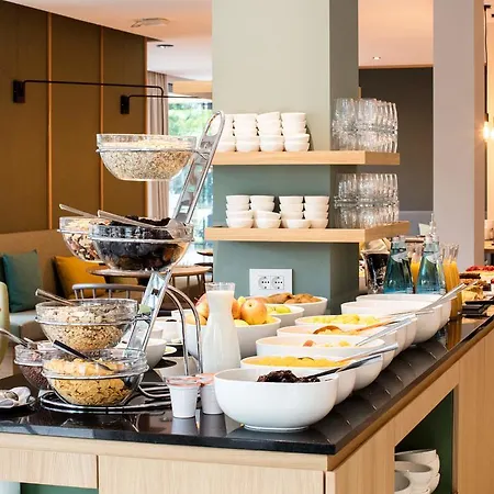 Ξενοδοχείο Flora & 3*