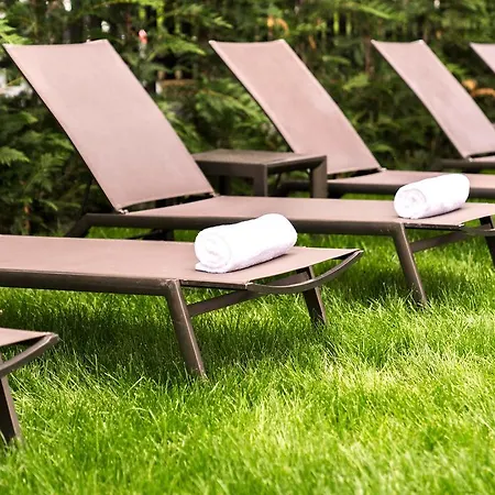 Ξενοδοχείο Flora & Μεράνο