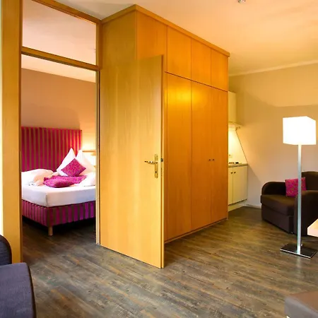 Flora & Hotel 3*