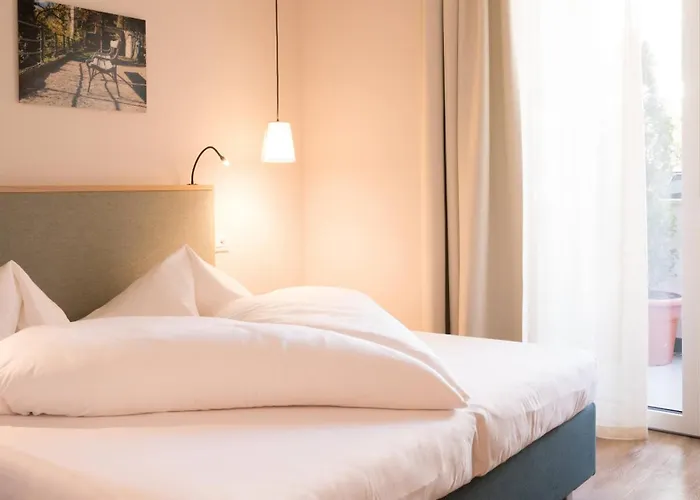 Готель Flora & Мерано