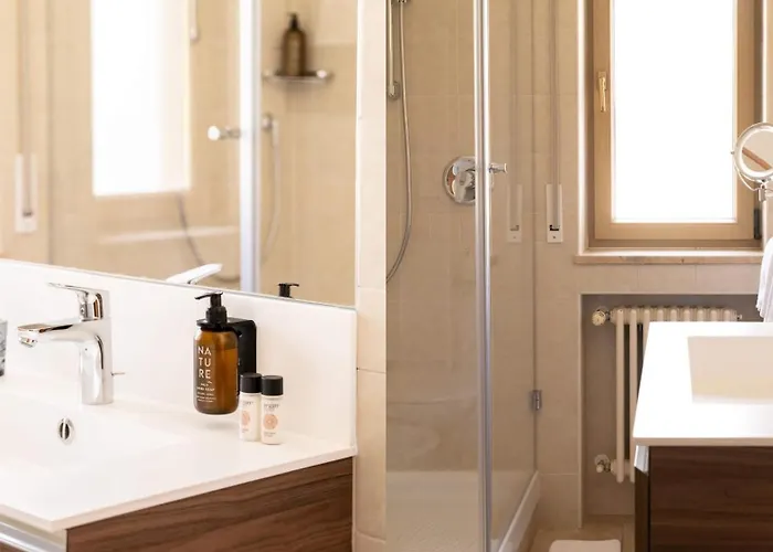 Готель Flora &